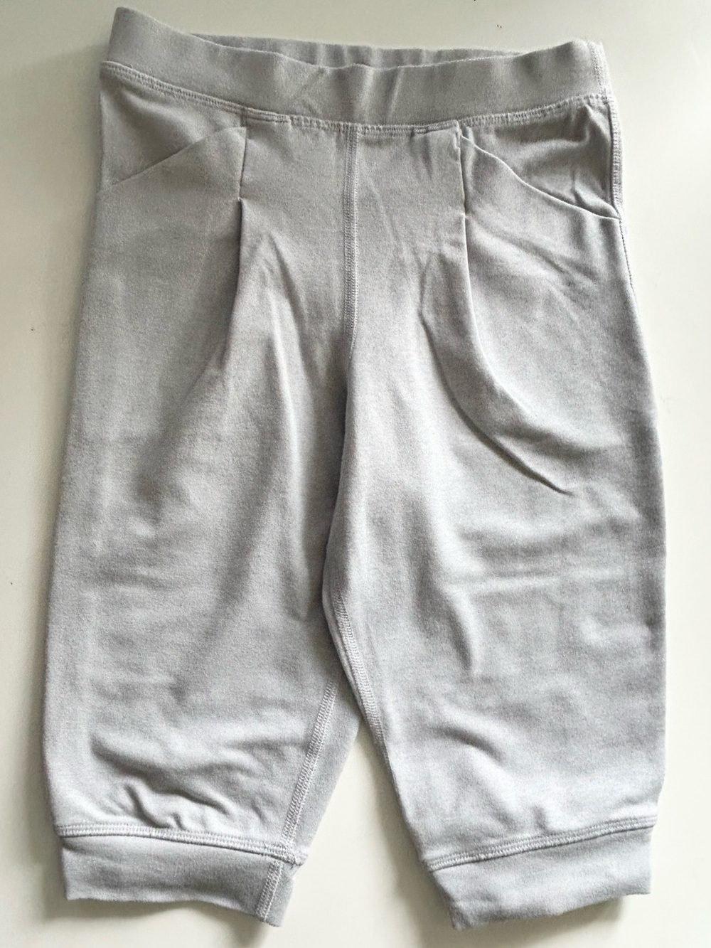 IVIVVA by LULULEMON girls size 4 capris joggers